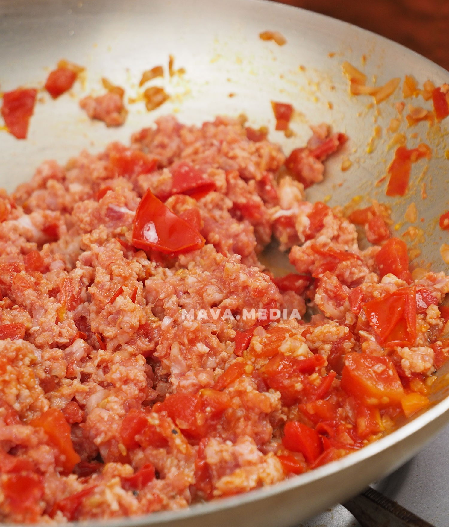 xào thịt băm với sốt cà chua